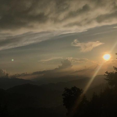 Bunjungle Adventures Hotel Kathmandu Buitenkant foto